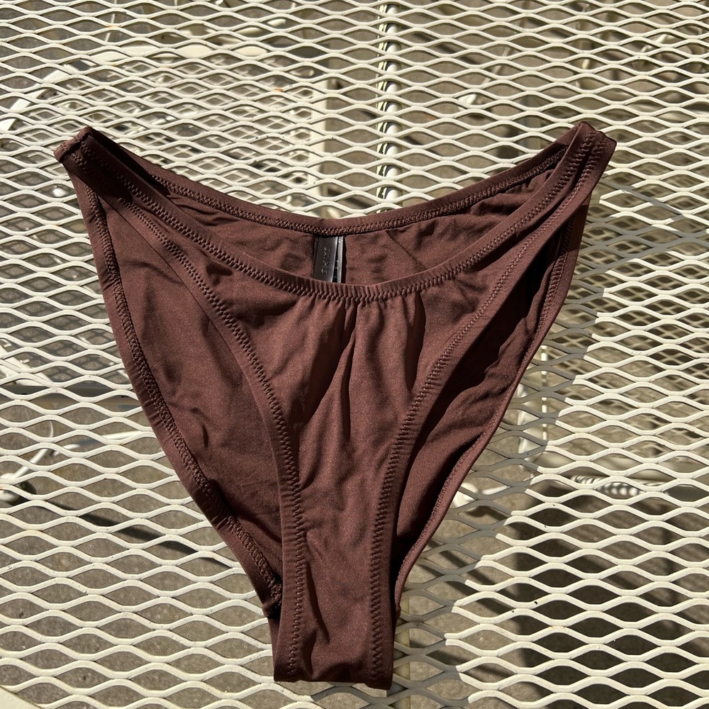 Large Cocoa SKIMS Swim Dipped Mid Waist Bottoms